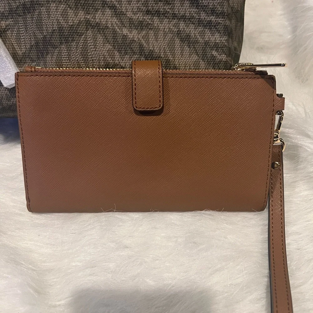 BRAND NEW Michael Kors Backpack & Wallet Set - Picture 4 of 8
